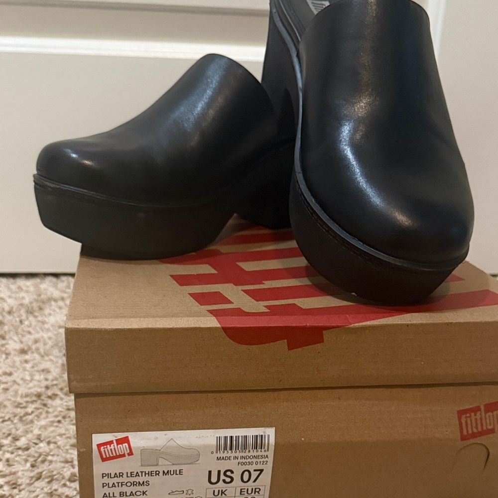 Fitflop Black Leather Platform Mules